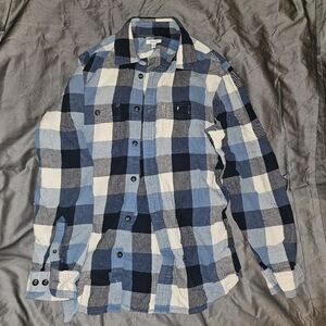 Sonoma Men's size Medium 100% cotton flannel shirt